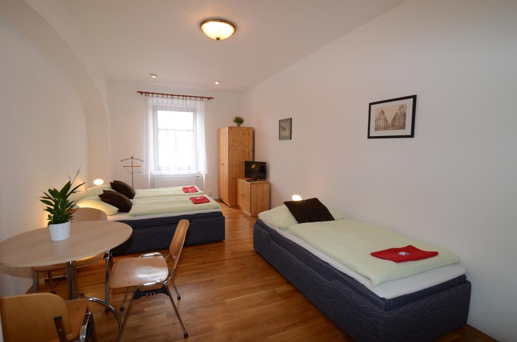 Apartments Karlin Πράγα Δωμάτιο φωτογραφία